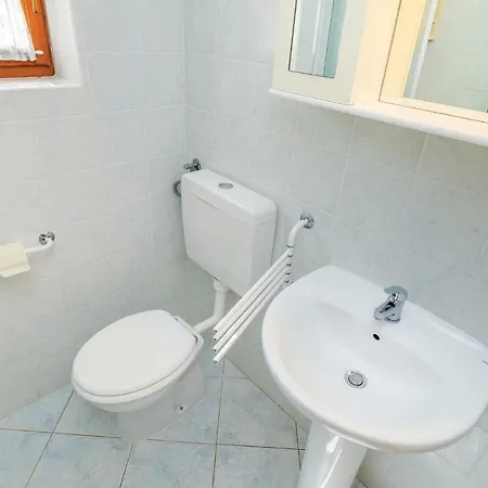 Stunning In With 1 Bedrooms And Wifi
